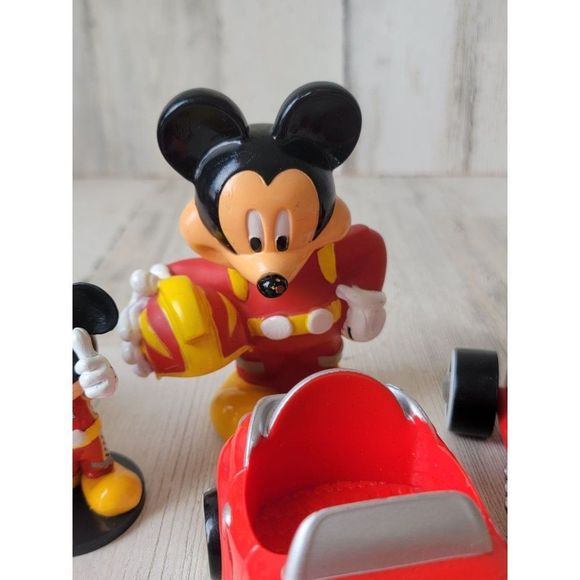 Mickey Mouse race car track helmet playset toy figure red 28 - Picture 4 of 14